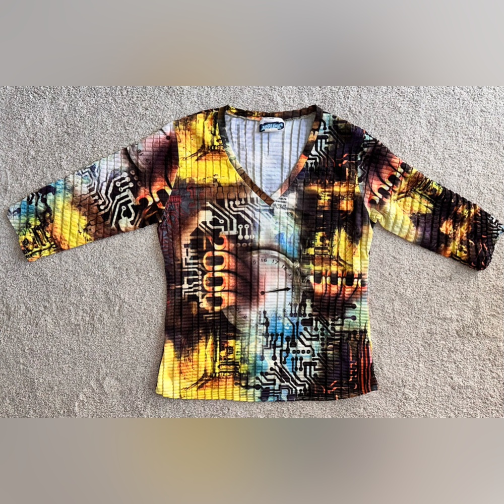 Vintage Unique Millennium Celebration Graphic Pleated 3/4 Length Sleeve Top